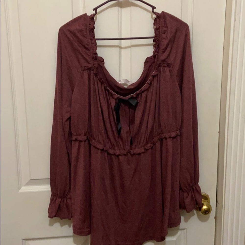 NWOT very pretty top.
